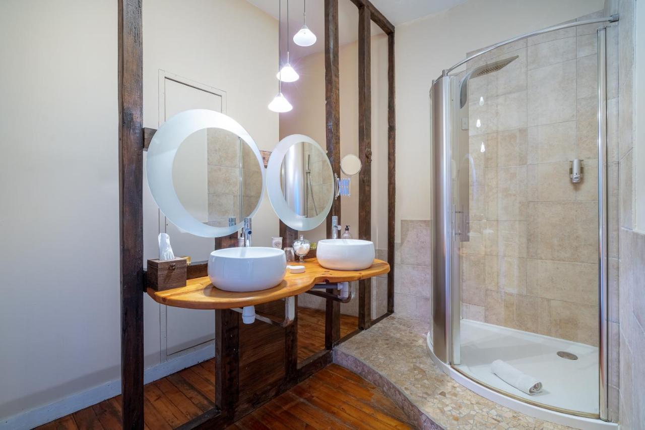 H De Surgeres Bed & Breakfast Luaran gambar