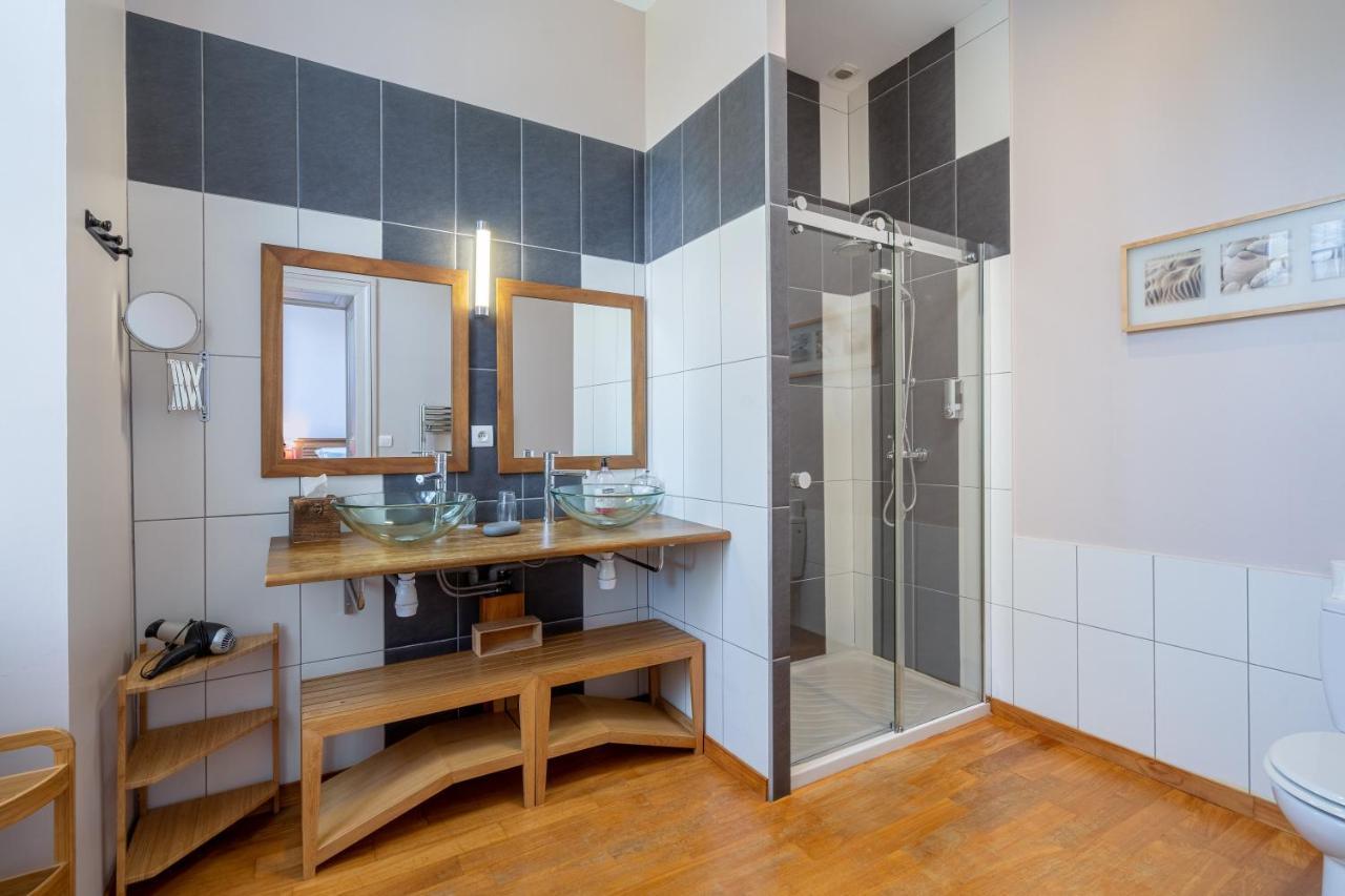 H De Surgeres Bed & Breakfast Luaran gambar
