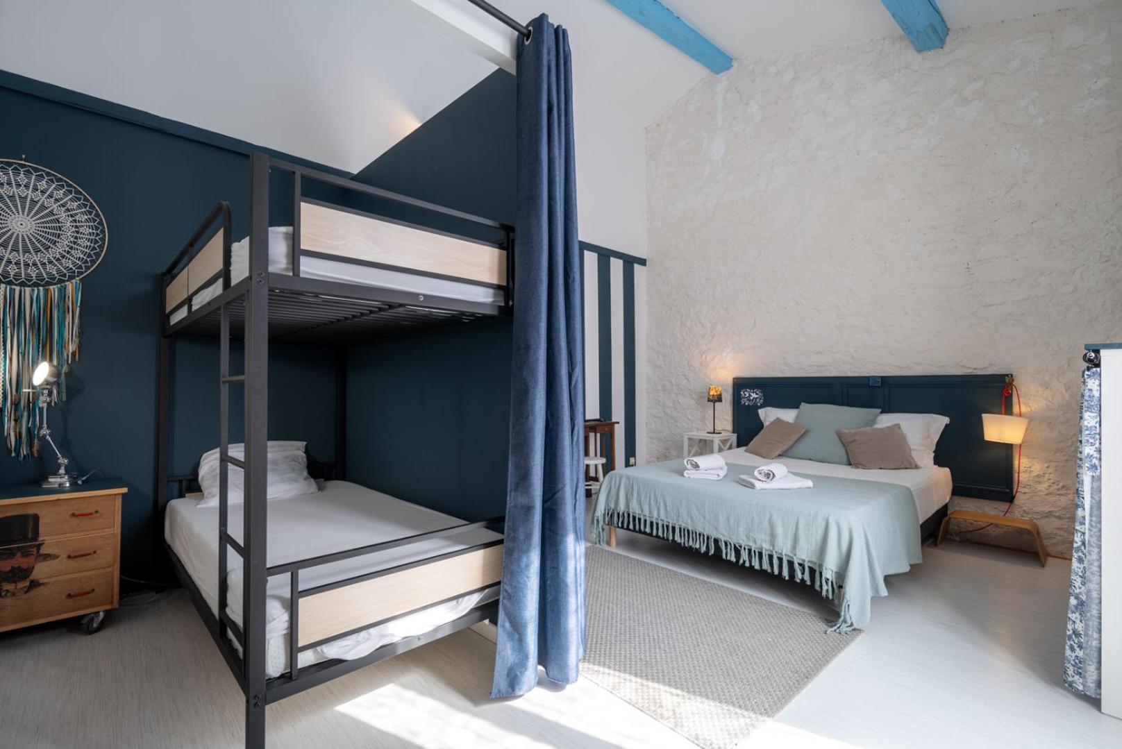H De Surgeres Bed & Breakfast Luaran gambar